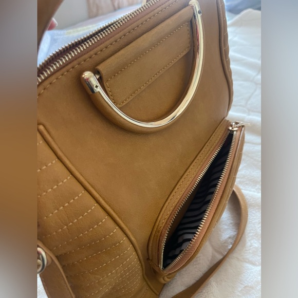 Miztique Handbag - Picture 2 of 7